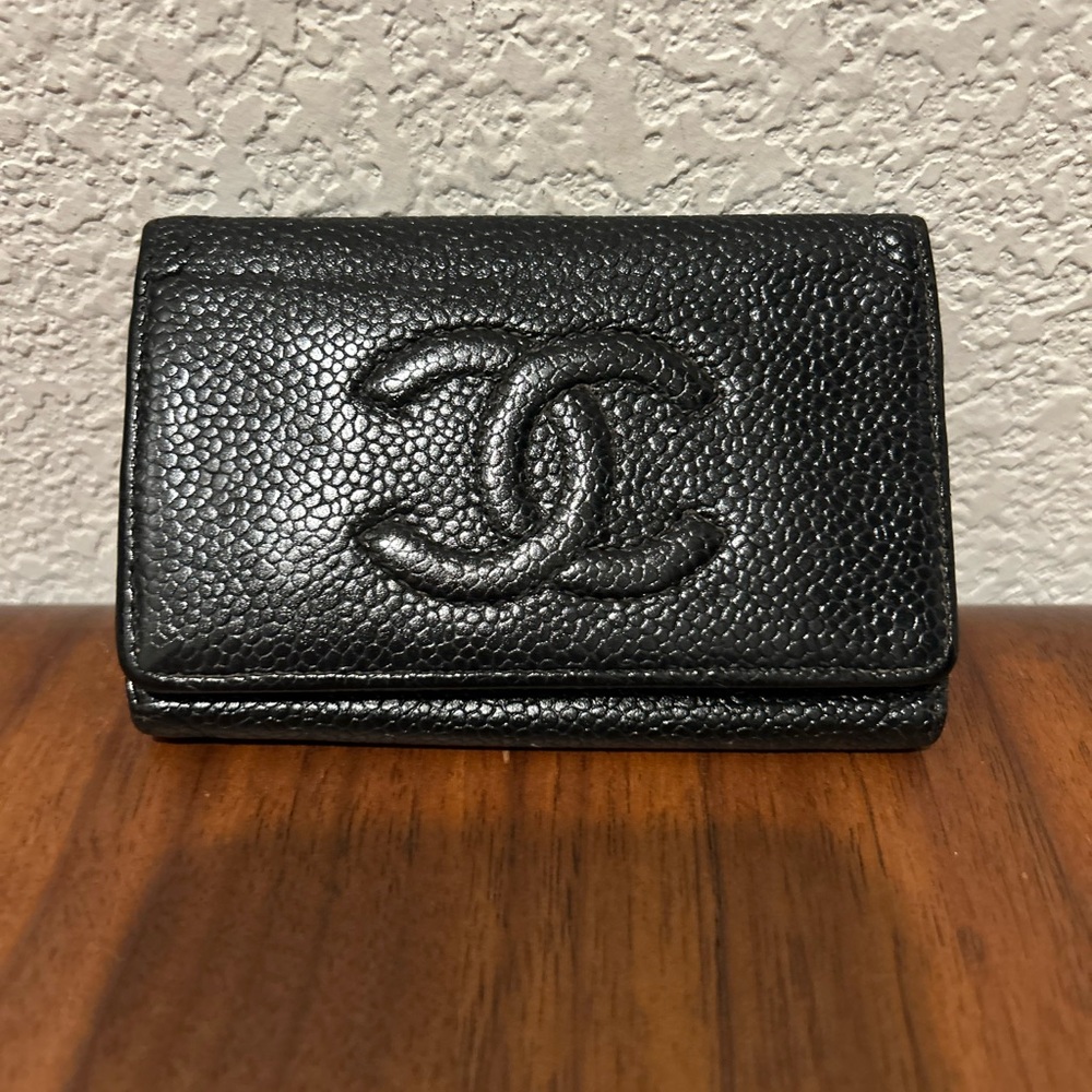 CHANEL Black Caviar Leather Key and Card Holder with Interlocking CC